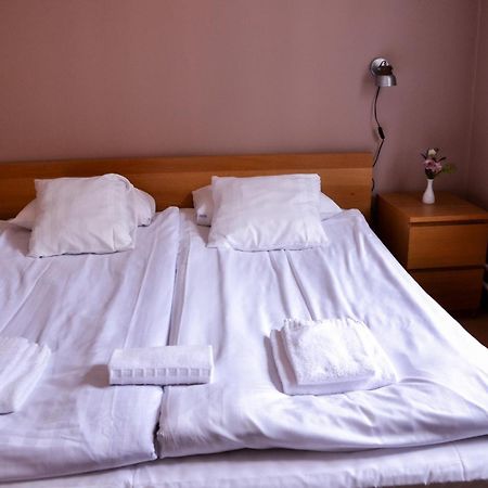 Adelsgatan Bed & Breakfast VBY Екстериор снимка